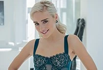 Naomi Woods photo 48