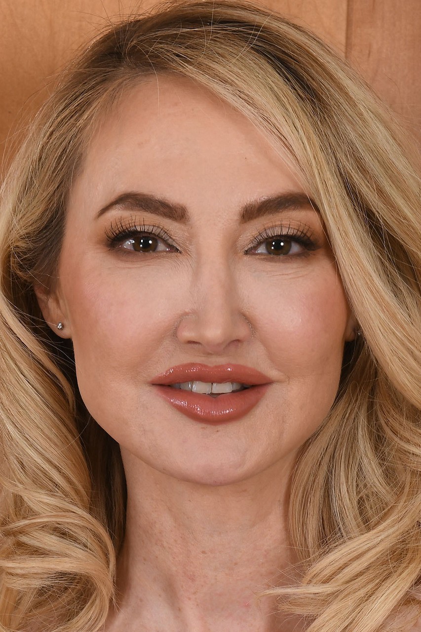 Kendra James photo 6