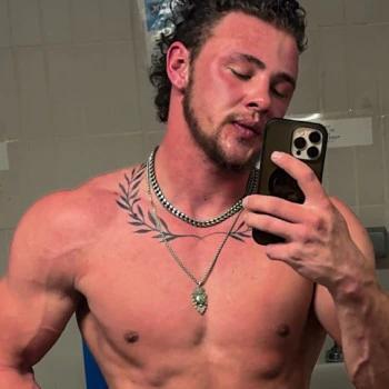 Eric Topher — fotos e vídeos +18