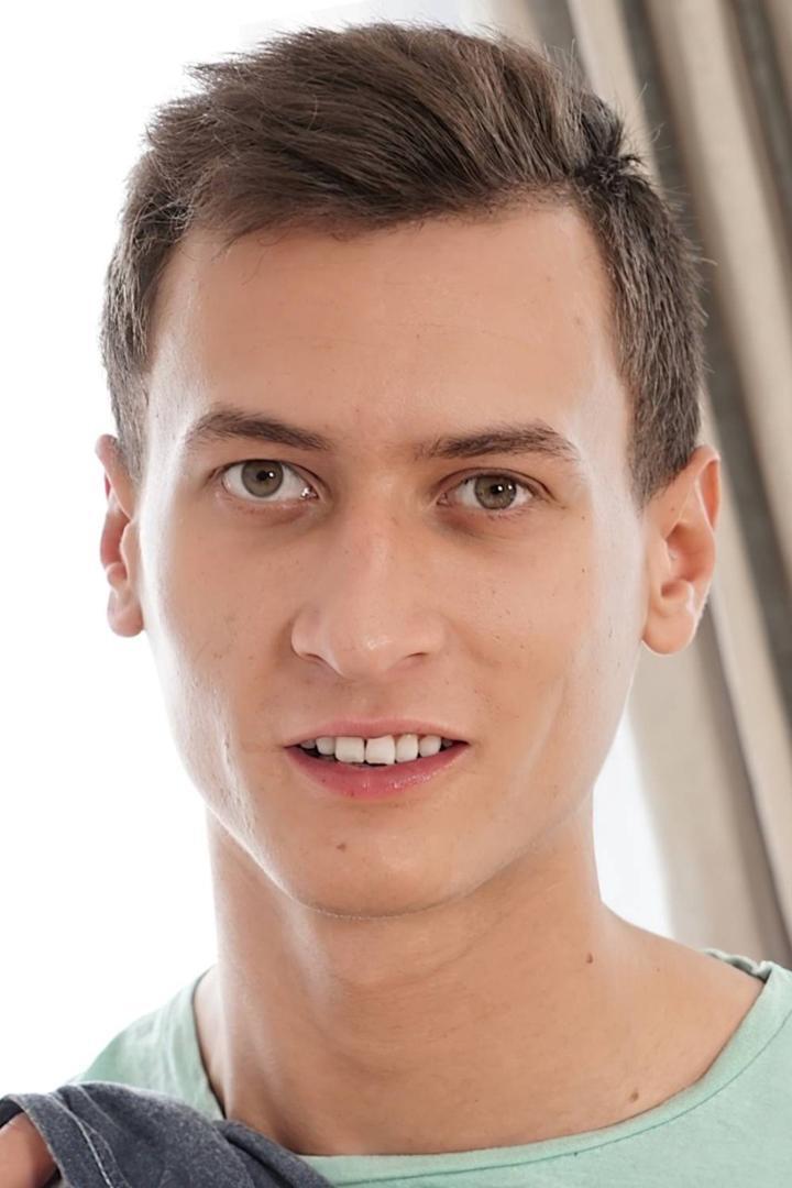 Charlie Dean photo 12