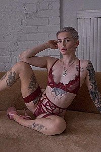 Samantha Knoxx