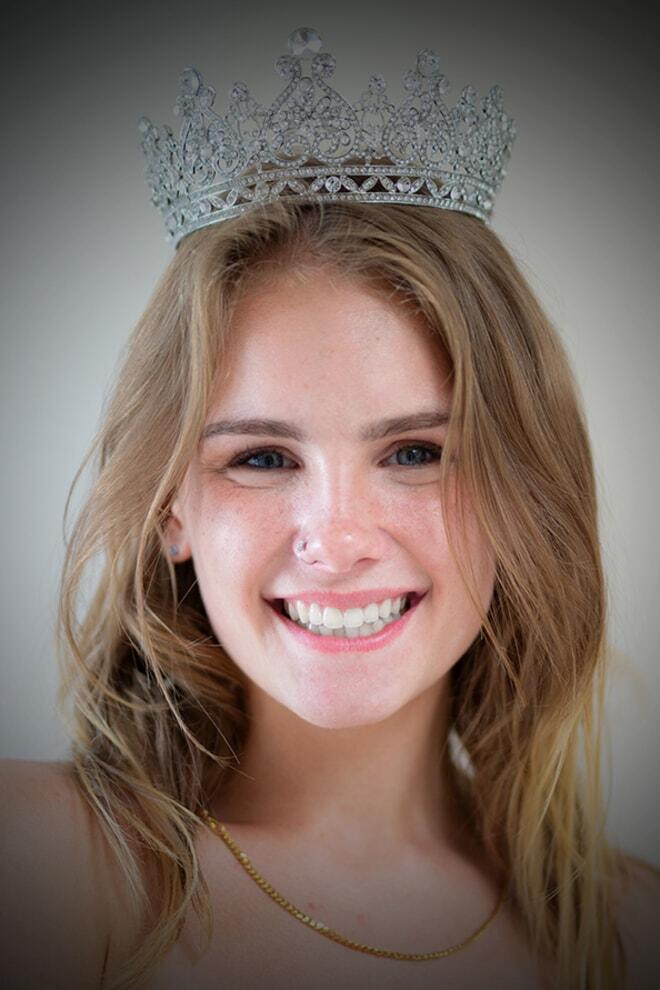 Natalie Knight photo 16