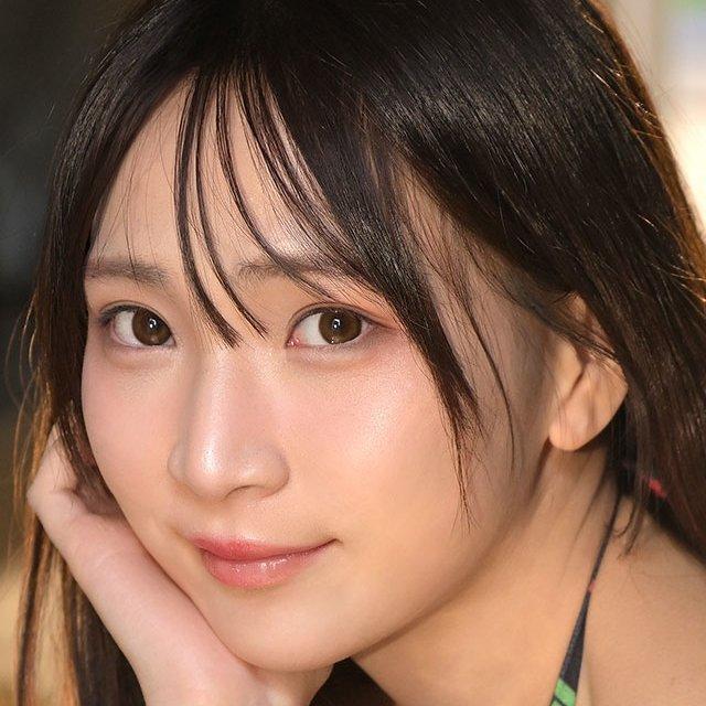 Fukatsu Momo — fotos e vídeos +18