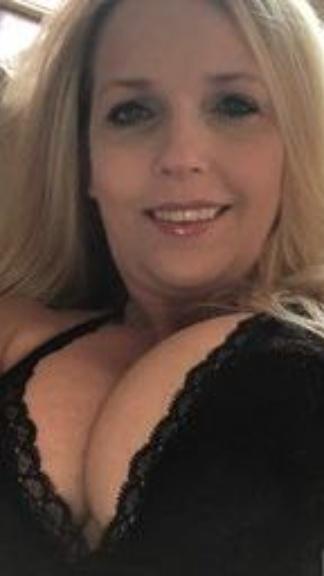 Hotwife Tori Hartley — fotos e vídeos +18