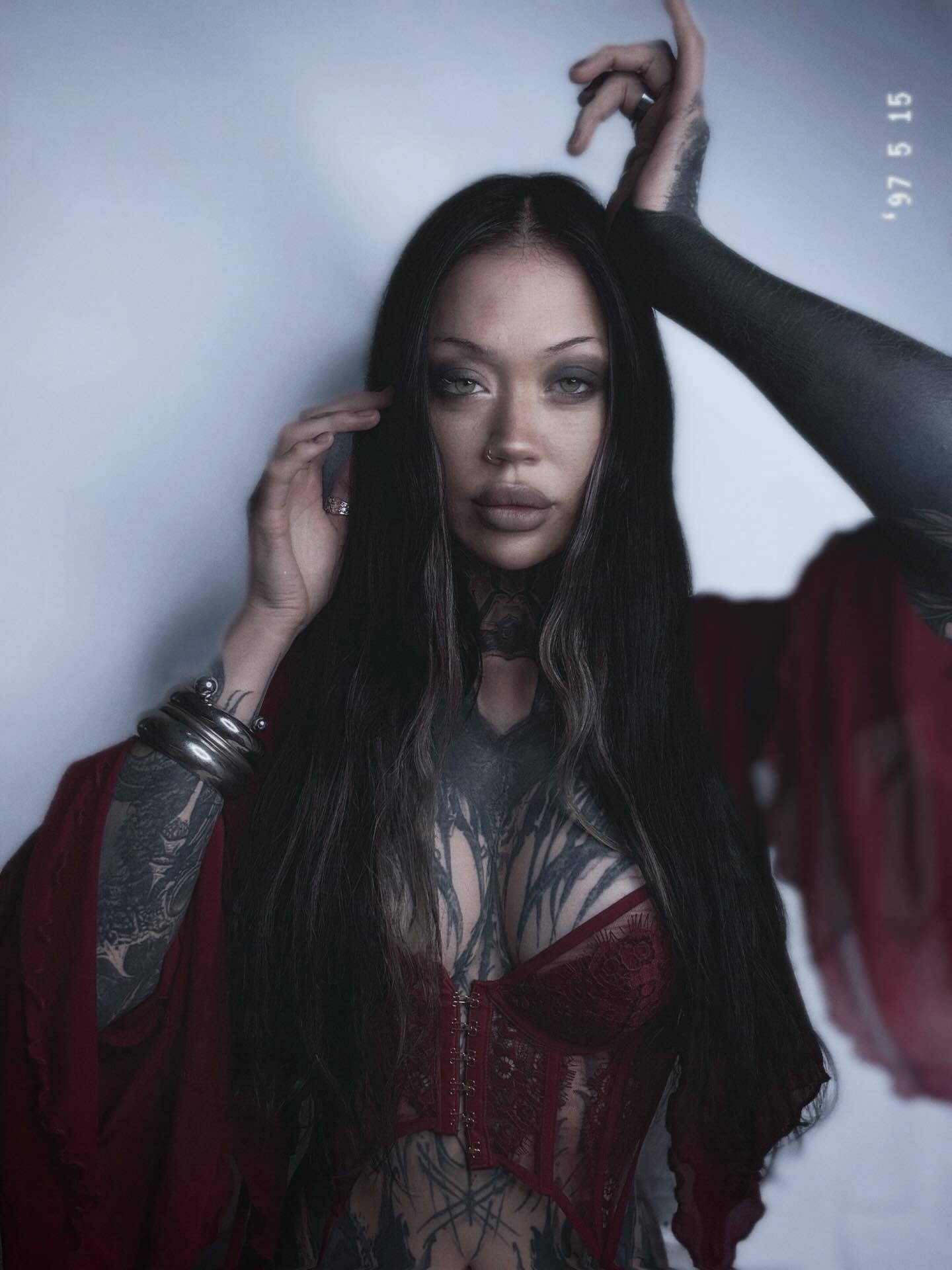Ozzora — fotos e vídeos +18