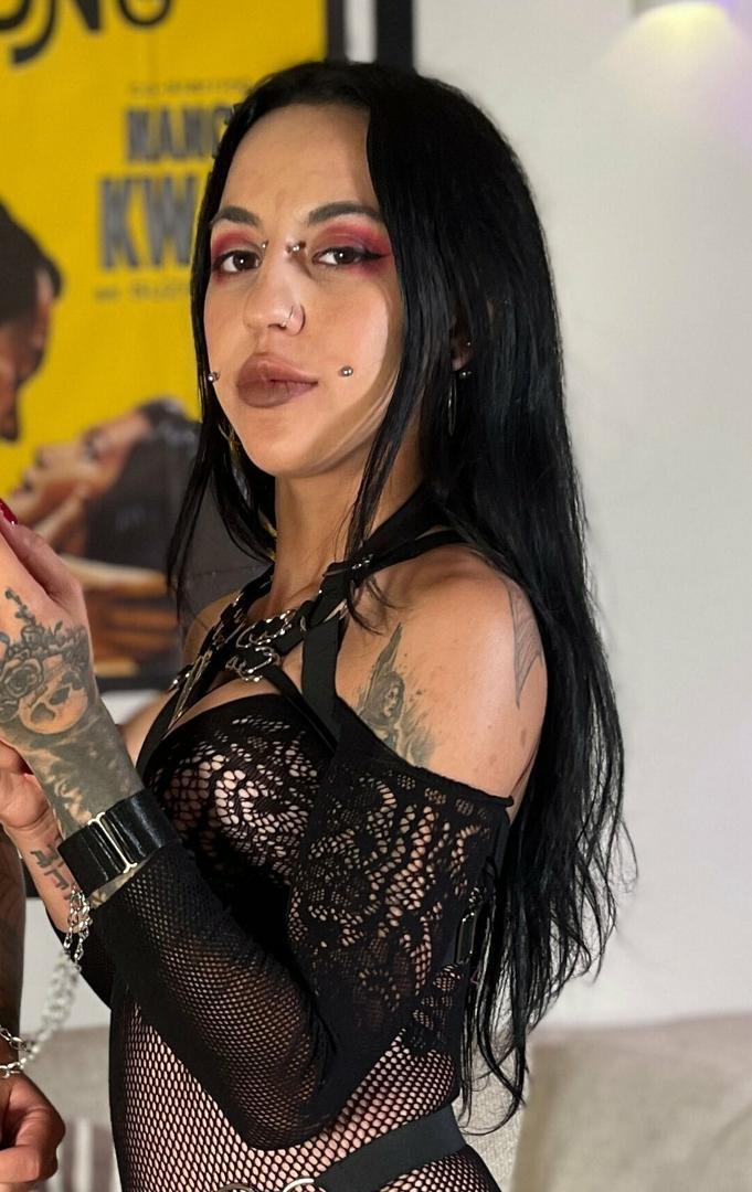 Sybil chy — fotos e vídeos +18