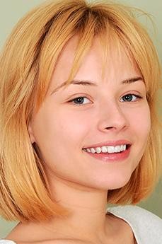 Bianca Bell photo 2
