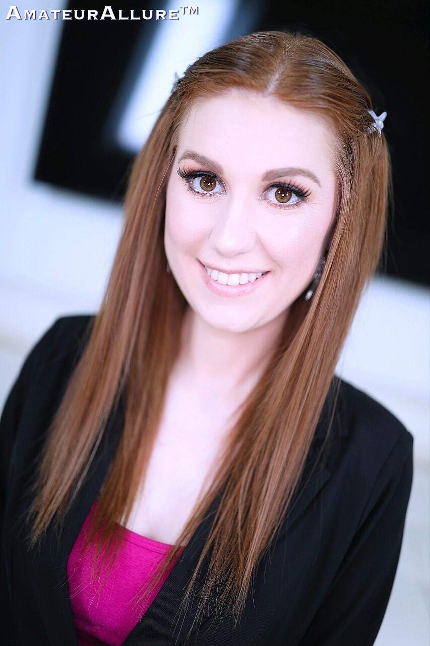 Ellie Murphy photo 9
