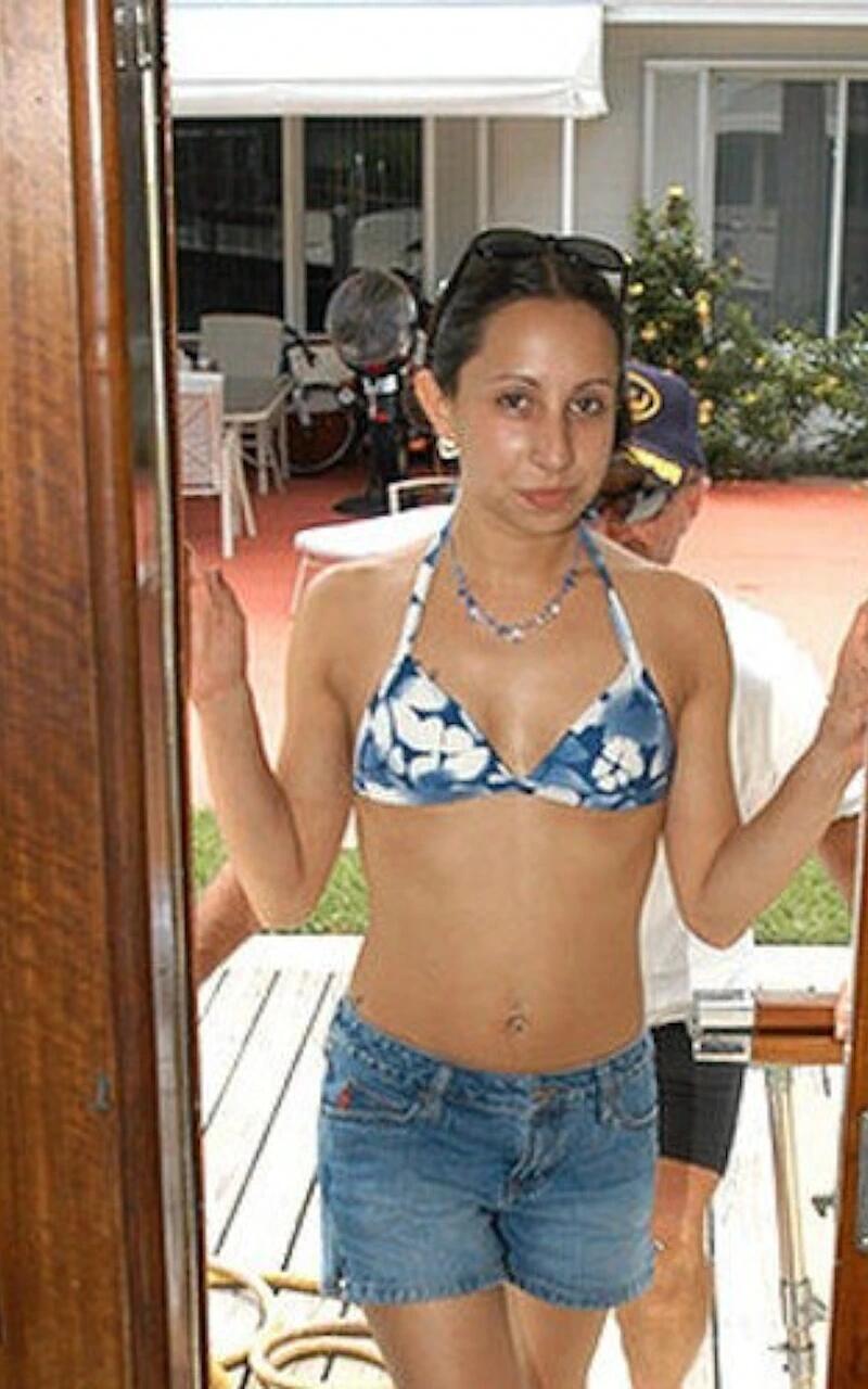 Charlize — fotos e vídeos +18