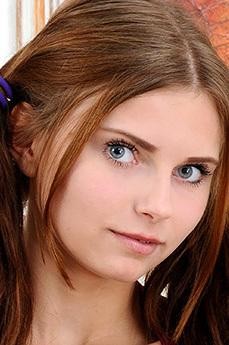 Adelina Dey photo 5