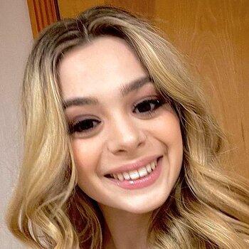 Molly Little photo 96