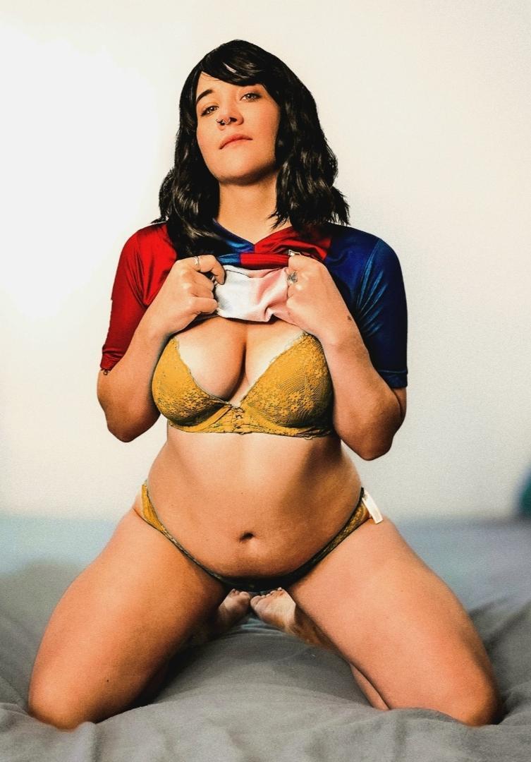 Good Girl Noa — fotos e vídeos +18
