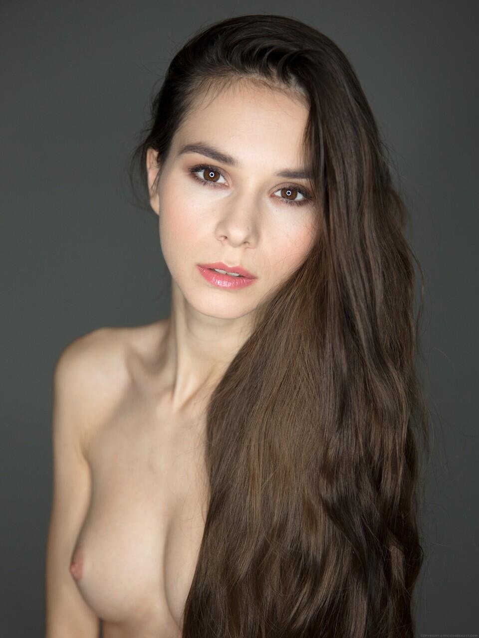 Leona Mia photo 5