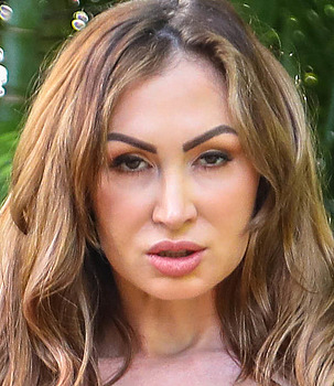 Yasmin Scott photo 5