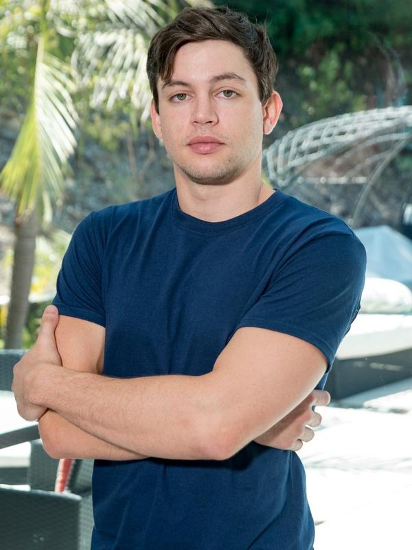 Alex Davis photo 4