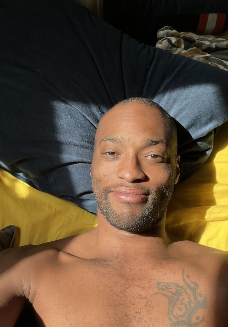 Kennie Jai — fotos e vídeos +18