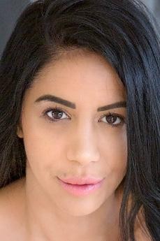 Julia De Lucia photo 38