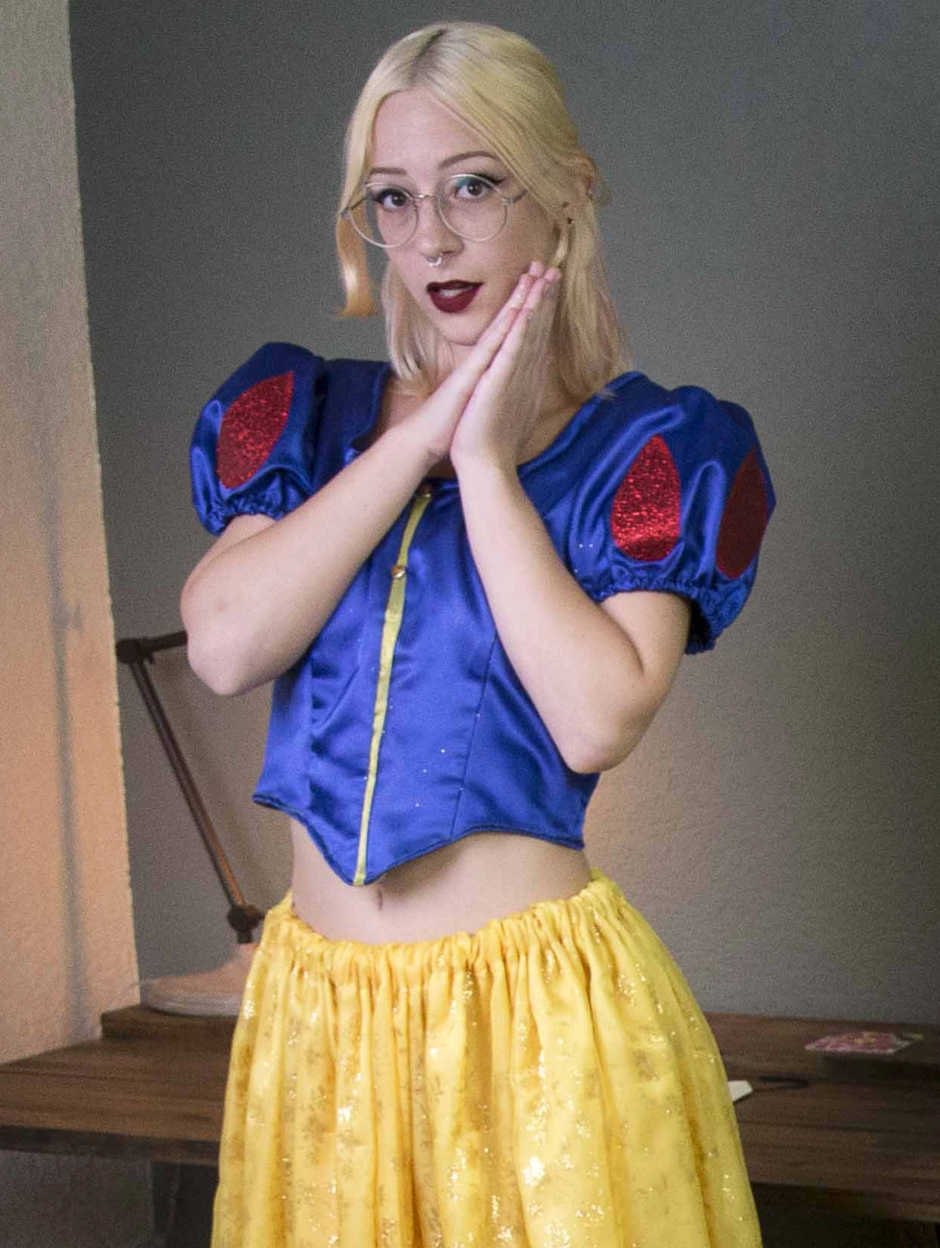 Nixie Blaire — fotos e vídeos +18