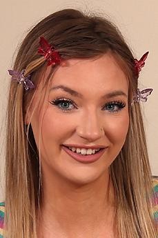 Daisy Lavoy photo 21