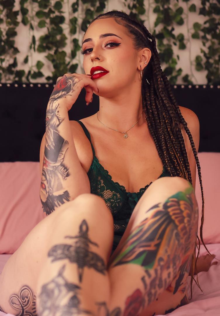 Brooke Hanma — fotos e vídeos +18