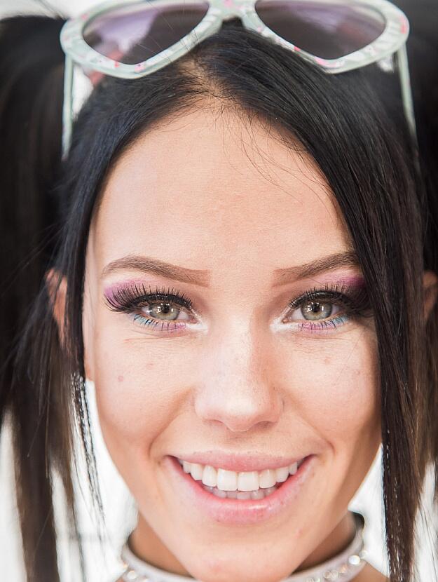 Megan Rain photo 28
