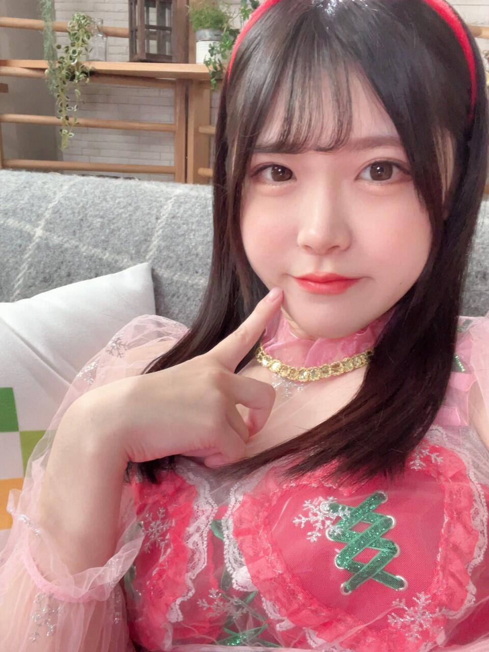 Akari Minase photo 3