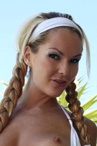 Heidi Brooks photo 9