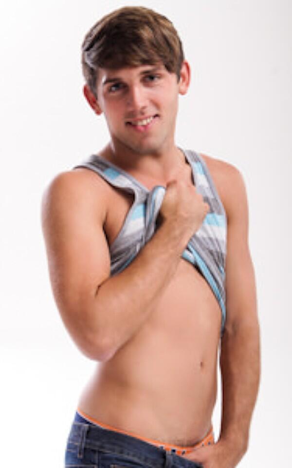 Aiden Summers photo 3