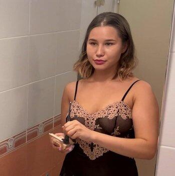 Amalia Davis photo 32