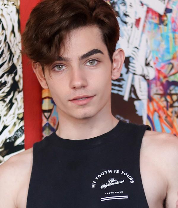 Eli Bennet photo 2