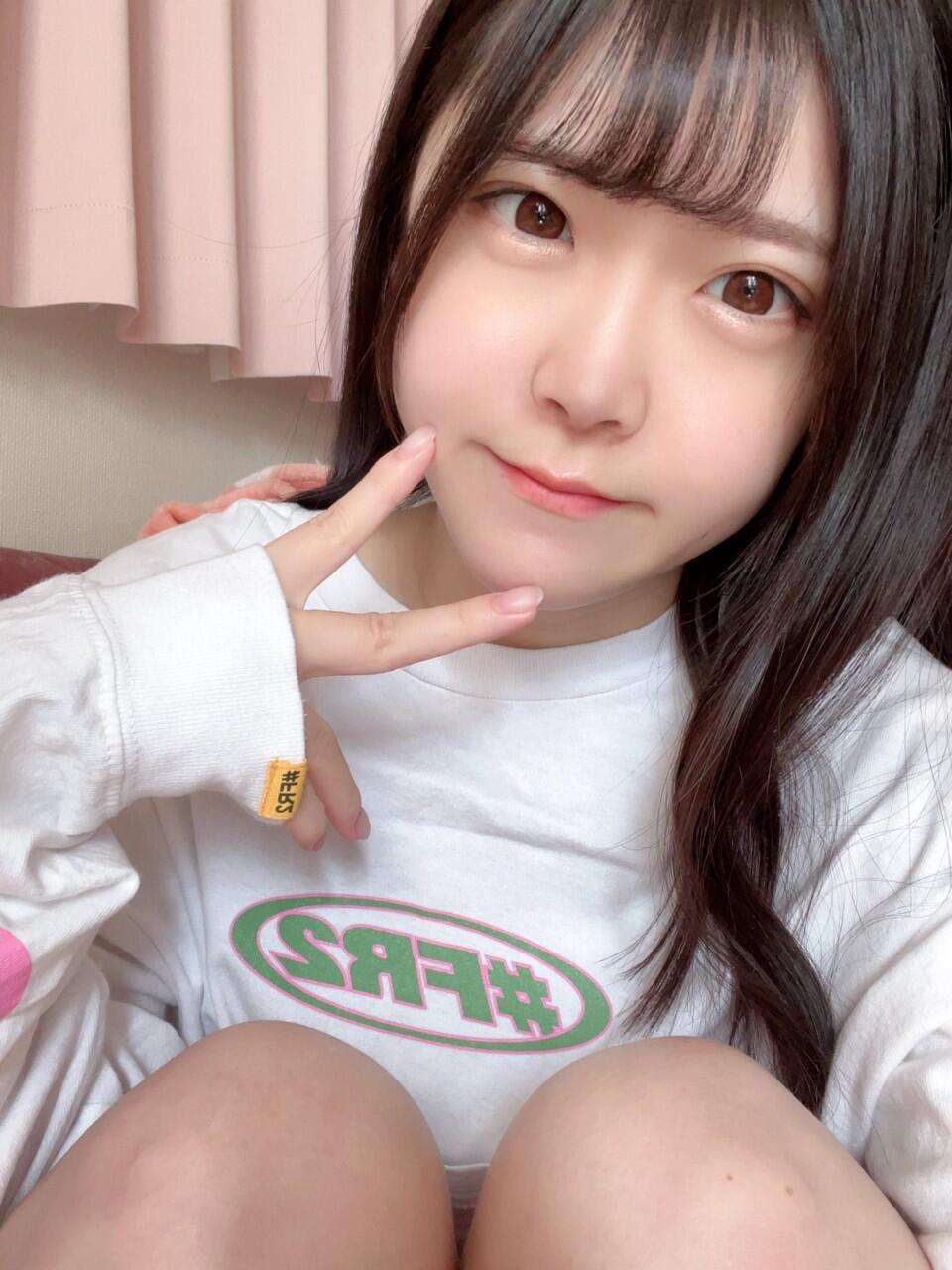 Akari Minase photo 4