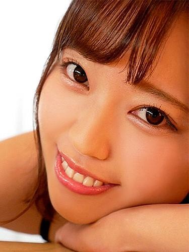 Aina Hayashi photo 2
