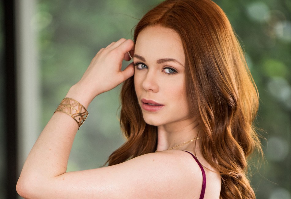Ella Hughes photo 24