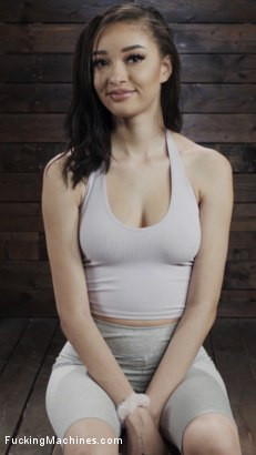 Scarlett Bloom photo 15