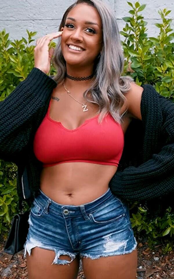 Zoey Sinn photo 6