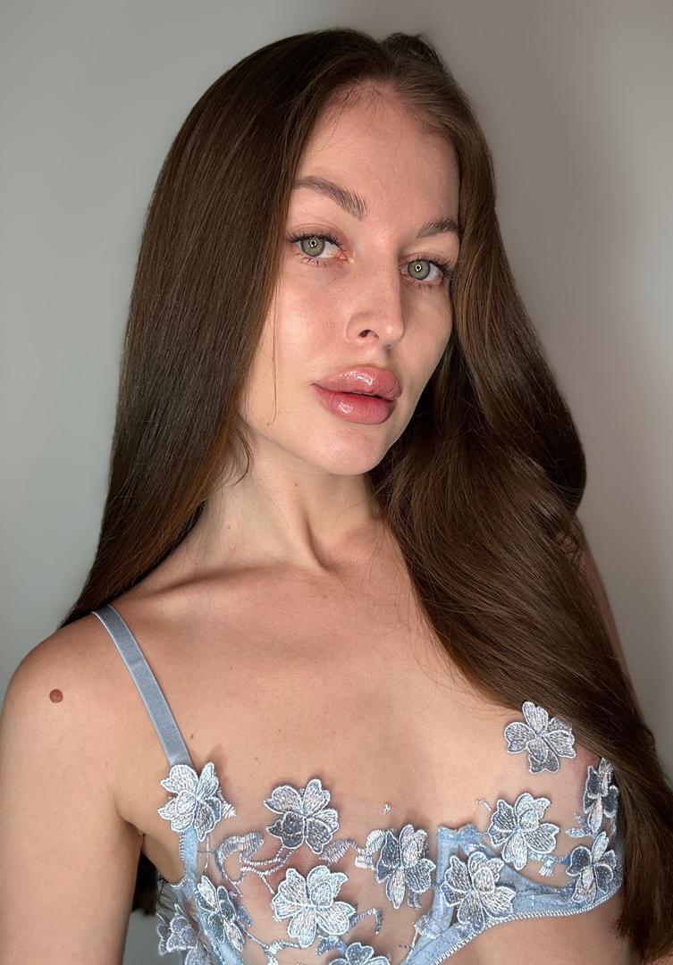 Goddesscecilia — fotos e vídeos +18