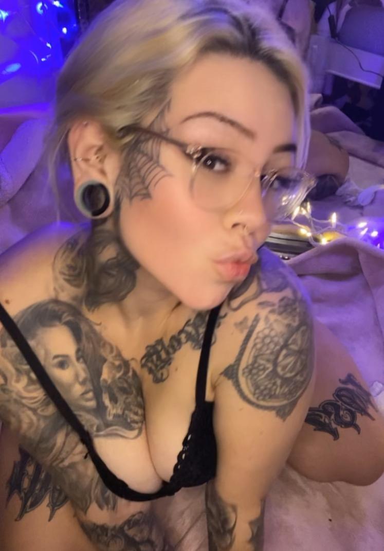 Jessica Faye — fotos e vídeos +18