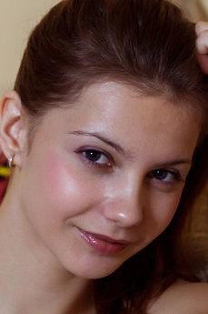 Emma Sweet photo 7