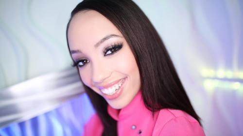 Alexis Tae photo 89