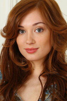 Julie Vee photo 12
