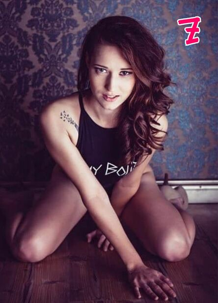 Mina K photo 29