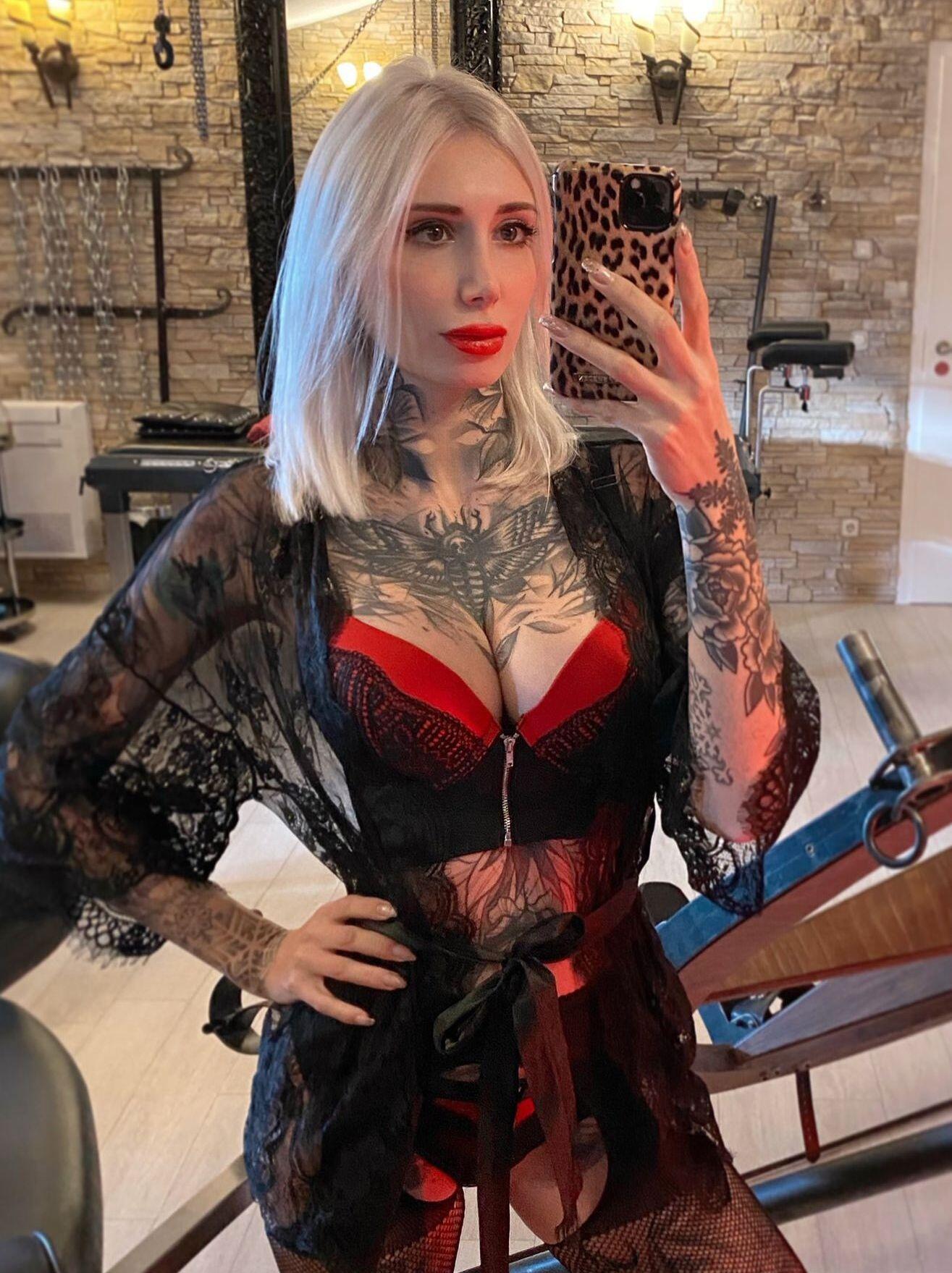 Aurelia Velvet — fotos e vídeos +18