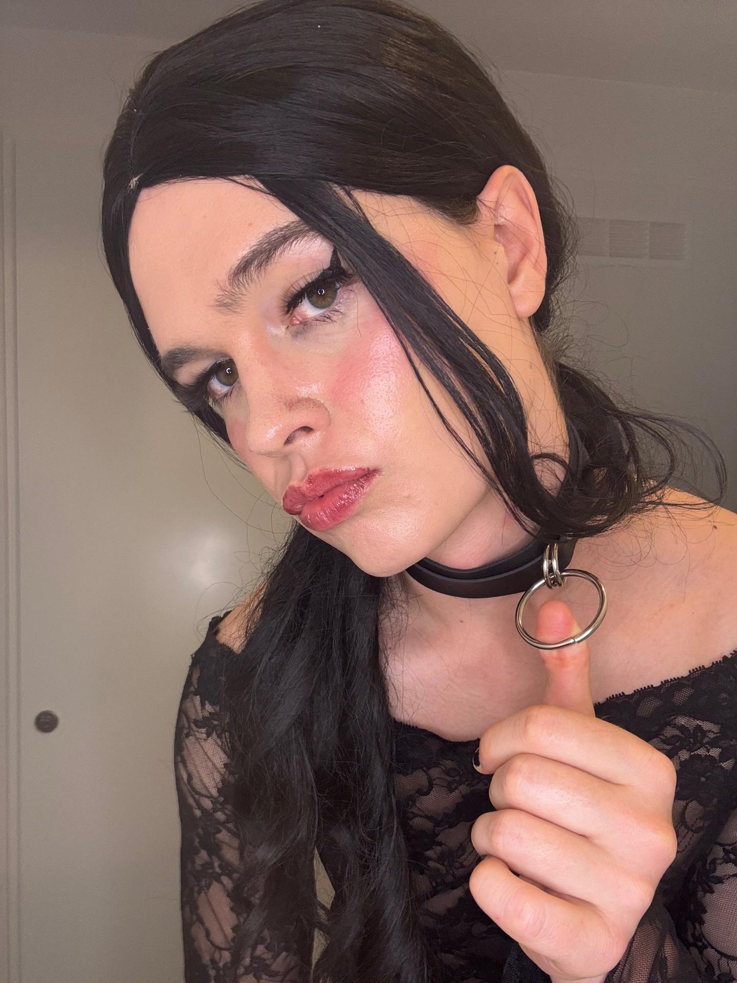 Gal Goth — fotos e vídeos +18