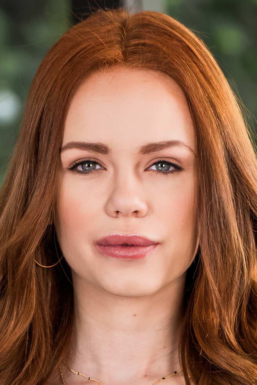 Ella Hughes photo 30