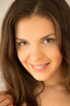 Alina Henessy photo 26