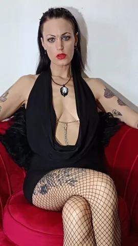 Rav3n Blaqu3 — fotos e vídeos +18