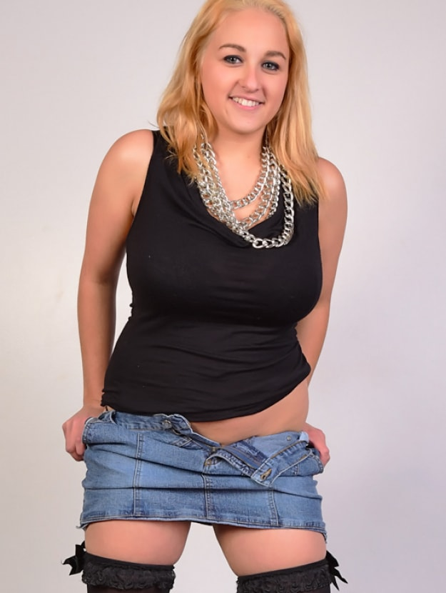 Aria Skye photo 2
