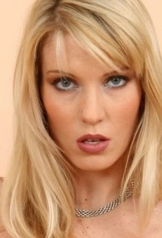 Daniella Schiffer photo 15
