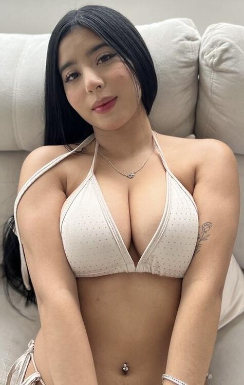 Hannah Hayek photo 5