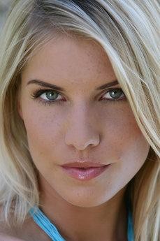 Iveta B photo 9